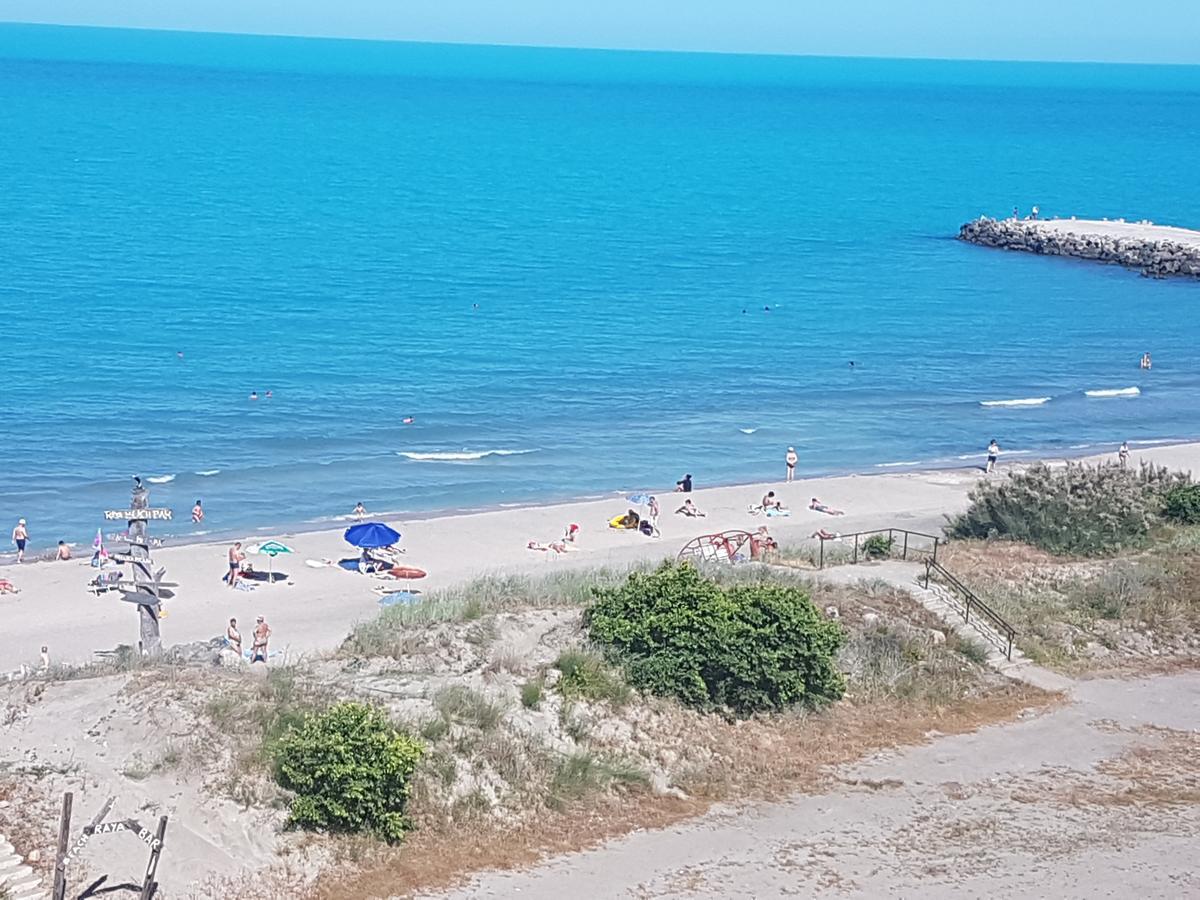 Apart Hotel Iglika Pomorie Bagian luar foto