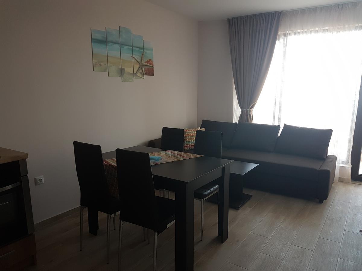 Apart Hotel Iglika Pomorie Bagian luar foto