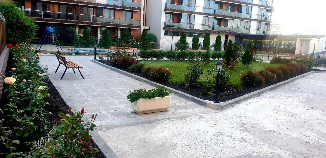 Apart Hotel Iglika Pomorie Bagian luar foto